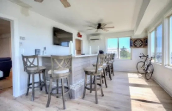 Stone Harbor Bar on the Bay