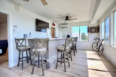 Stone Harbor Bar on the Bay