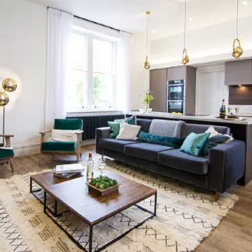Stunning, stylish, huge 2 floor Georgian apartment