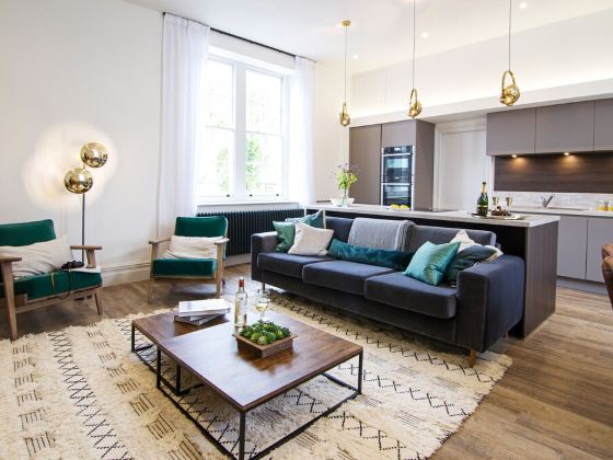 Stunning, stylish, huge 2 floor Georgian apartment