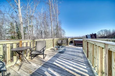 Eagles Soaring- Stunning Mountain Veiw-Hottub-Kamado Joe Grill Отели в г. Юнион