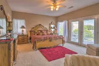 Lakeview Condo w/ Balcony+Pool Access, Sunrise View!