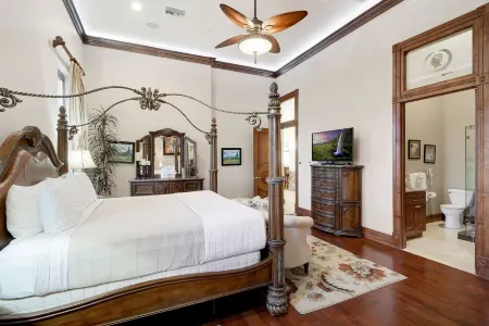 Scottsdale Luxe Villa with Tennis, Pools & Desert Mountain Views