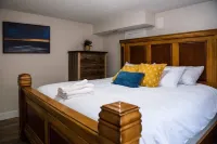 The Olive Den - Spacious New Remodel - Big Groups.. Hotels in Midvale