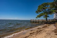 5 minute walk to ocean with opt heated pool, hot tub,game rm & tons of amenities