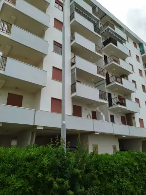 Appartamento Prima Fila Mare Hotels near Statua di Sancto Sabino