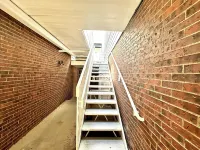 Perfect location!! Close to CU and Pearl St. Mall