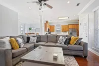 Just minutes from LSU, SU & Downtown Baton Rouge!