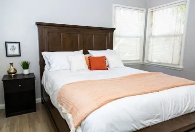 Modern and Relaxing Home Hotels near Harmony Ca