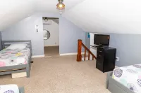 Welcome Race Fans! - Oversize Parking - Firepit - Mural - West Indy - Brownsburg