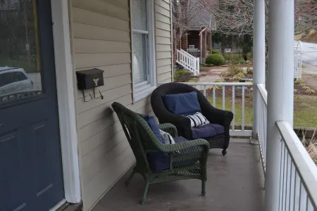 5 bed 2 Bath in Downtown Hermann, MO