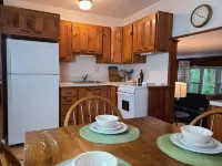 Laurel Highlands Crab Run 3 BR 2 B Creekside Cottage Hotels in Middlecreek Township