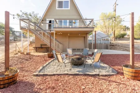 Spectacular A-Frame, Epic Views! S'Mores by the Firepit under a Million Stars. Отели рядом с достопримечательностью «оз. Изабелла»