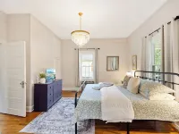 University Mill House, Walk to Town, King, Fenced Yard, Hammock, Fire Pit, Porch Hotels in Kannapolis
