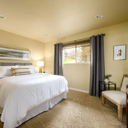 Fantastic Bellingham Bay View Condo just steps to Fairhaven Village & Boardwalk!