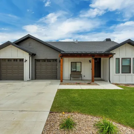 "Powder & Pine" NEW Mountain and Lake View Home in Eden, Utah