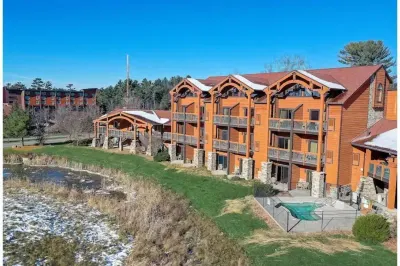 Adventure Trails Hotels near Aunt Jennys Got It All