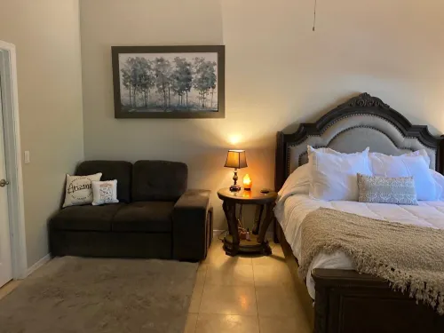 Beautiful , Owner Managed  Home . Weekly and Monthly Discounts Available.