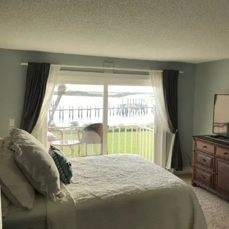 Beach & Boating & Fishing Paradise! with 2 Kayaks Included!!!