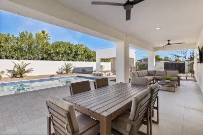 Brand New Luxury Compound - Heated Pool, Spa, Mini Golf