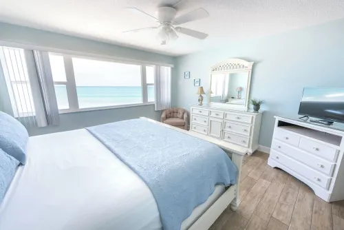 Beautiful udpdated 2 bed 2 bath ocean front condo with amazing ocean views!