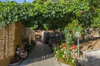 VILLA LA NATURA x6 WITH GARDEN AND FREE PRIVATE PARKING