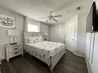 Short Stays, Big Savings!  3- & 4 Night Getaway. Pool & 3 Min Walk to the Beach!