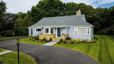 Remodeled Seaside Village Retreat, 5-minute walk to village center