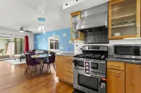 NEW Magical Family Fun! 10 Mins to Disneyland, Private Pool/Bounce House!