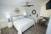 Amazing Views & Condo on a Private Beach with Heated Pool, Free Parking & WiFi!