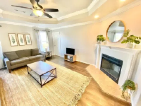 Shred Shed- Sleeps 10- Near Trails- Bentonville