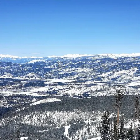 Beautiful Spacious Condo.