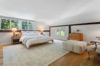 Hat Shop House:  Charming Retreat in the Heart of New England.  Family friendly.