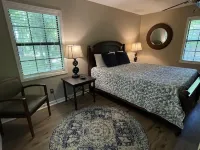 Blade Bay - Beautiful Remodeled cabin, close to everything, pet friendly!