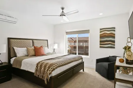 Spacious and Affordable Townhome, 5 BD/4.5 BA at The Vue in St. George