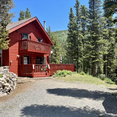 Cozy Mountain Retreat