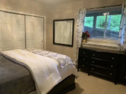 Spacious home apartment in park like setting