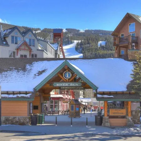 Panoramic Mountain View Retreat w/ Hot Tub - 3/3 Designer Home Hike and Bike!