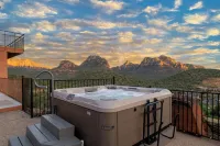 Zen Retreat, Amazing Views, Minutes to Attractions