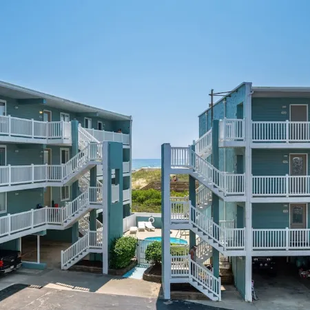 Oceanfront Retreat, Stunning Views, Pup Friendly & Pools