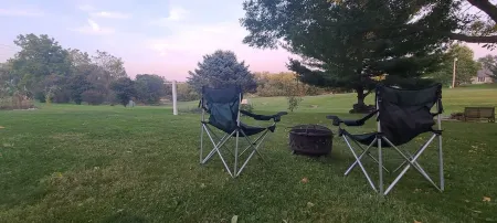 Cottage on Main/Monona Iowa is in the Middle of Everything in the Driftless Area Отели в г. Clayton County