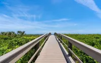 Private Beach Access 2 Bedroom Condo w Heated Pool