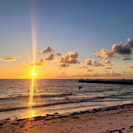 Enjoy Spectacular Bradenton Beach, Ocean, Pool & Restaurants! Anna Maria Island! Отели в г. Кортес