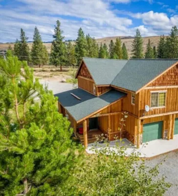 All Seasons Mountain Retreat-Ski trails/FAST Wi-Fi Hotels in Winthrop