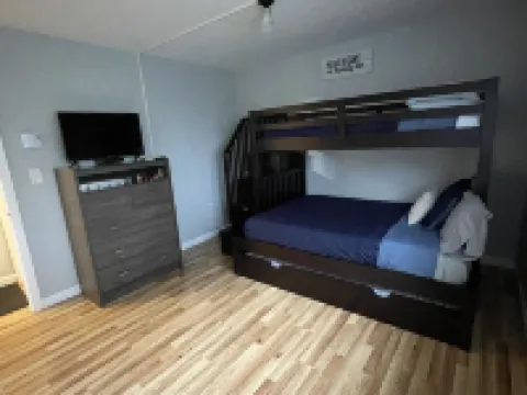 Cozy 2 bedroom 2bath condo Weirs Beach Lake Winnipesaukee Laconia, NH Gunstock Hotels in Laconia