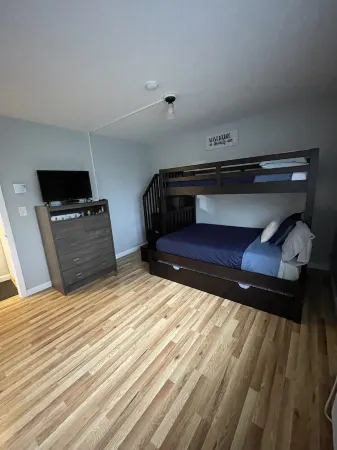 Cozy 2 bedroom 2bath condo Weirs Beach Lake Winnipesaukee Laconia, NH Gunstock