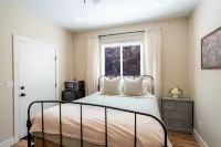 New Custom Suite Near Zion Park and Sand Hollow