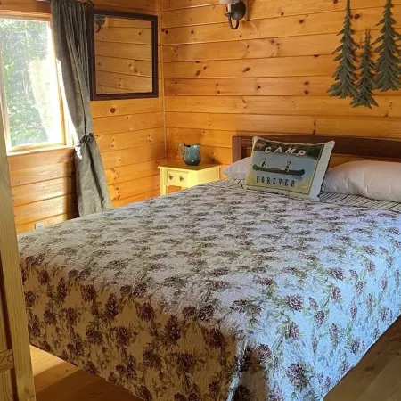 Heartland Camp on Quimby Pond Отели в г. Рейнджели