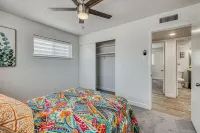 West Side 5 bedroom Home. Great Location !!! Hotels near Pepper Tree Square