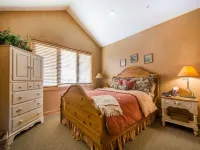 Exquisite Deer Valley Townhome - 2400 Sq Foot and 2 Car Garage